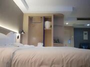 排骨哥高价约172商务嫩模啪啪皮肤骑屁股上操