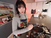 在酒吧工作的风骚少女勾引顾客做爱