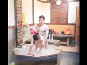 宾馆盗摄 情侣私人温泉旅馆被工作人员暗藏摄像头偷拍传网络 受害女崩溃大哭